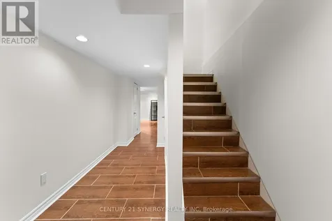 1536 Queensdale Avenue Ottawa ON K1T 1R7