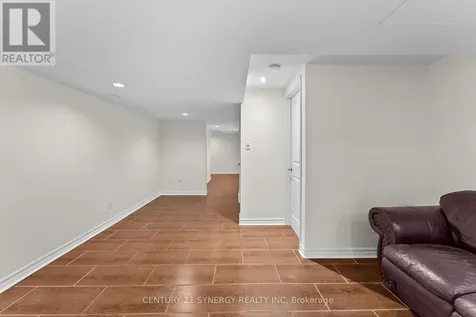 1536 Queensdale Avenue Ottawa ON K1T 1R7