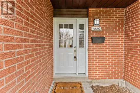 1536 Queensdale Avenue Ottawa ON K1T 1R7
