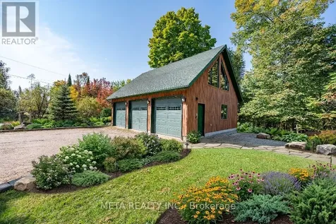 800 Forest Park Road Laurentian Valley ON K8A 6W2