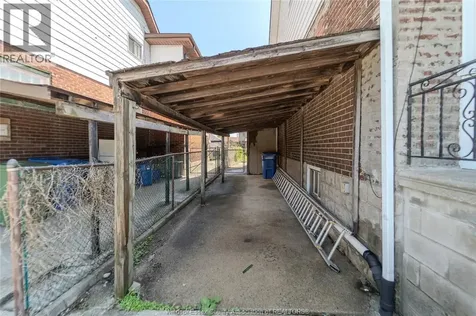 1124 Mercer Street Windsor ON N9A 1N9