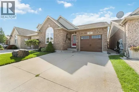 815 Carriage Way Sarnia ON N7W 0A5