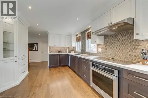 3311 Springvale Court Burlington ON L7M 3Y6