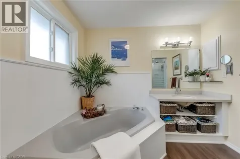 3311 Springvale Court Burlington ON L7M 3Y6