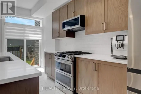 1005 Kijik Crescent Ottawa ON K1X 0G9