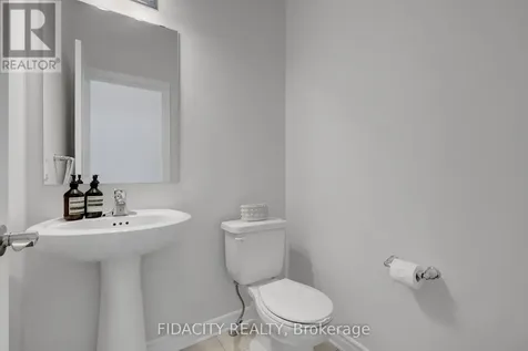 1005 Kijik Crescent Ottawa ON K1X 0G9