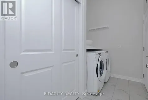 1005 Kijik Crescent Ottawa ON K1X 0G9