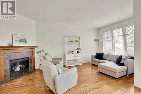 181 Bradwell Way Ottawa ON K1T 4J4