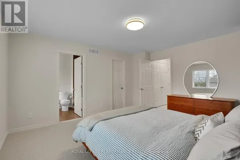 181 Bradwell Way Ottawa ON K1T 4J4