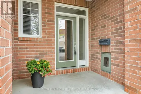 181 Bradwell Way Ottawa ON K1T 4J4