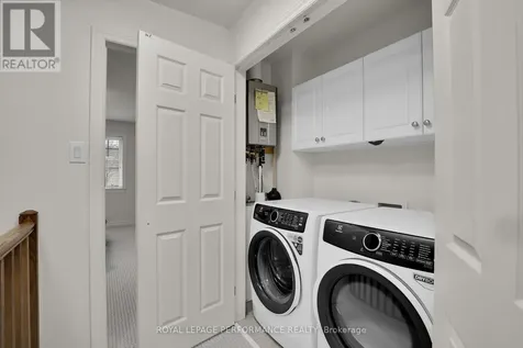 181 Bradwell Way Ottawa ON K1T 4J4