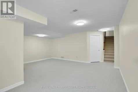181 Bradwell Way Ottawa ON K1T 4J4