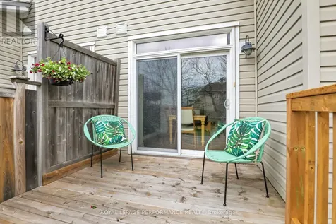 181 Bradwell Way Ottawa ON K1T 4J4