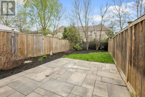 181 Bradwell Way Ottawa ON K1T 4J4