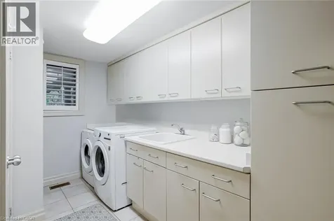 34 Harrington Place Ancaster ON L9G 4Z2