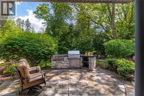34 Harrington Place Ancaster ON L9G 4Z2