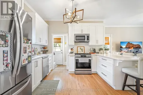 27 Ada Avenue Brantford ON N3T 4K8