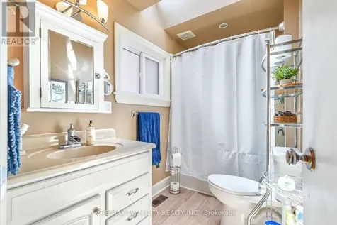 27 Ada Avenue Brantford ON N3T 4K8