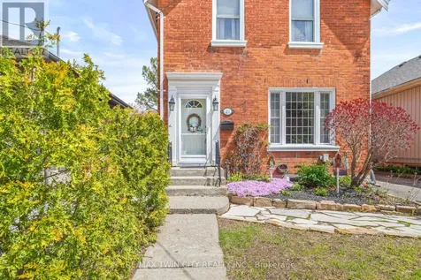 27 Ada Avenue Brantford ON N3T 4K8