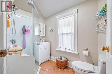 27 Ada Avenue Brantford ON N3T 4K8
