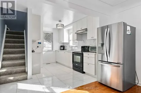 4276 Howard Avenue Windsor ON N9G 1P3