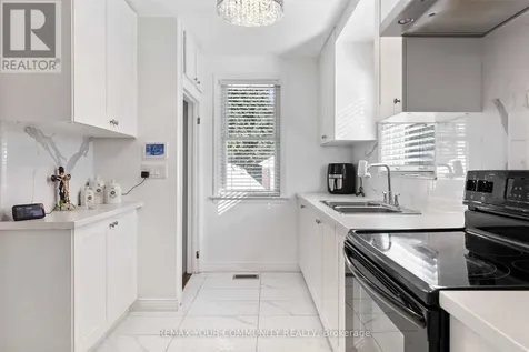 4276 Howard Avenue Windsor ON N9G 1P3