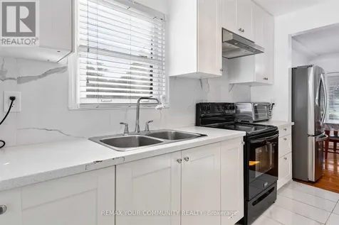 4276 Howard Avenue Windsor ON N9G 1P3