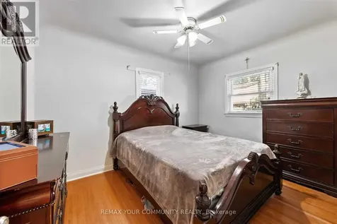 4276 Howard Avenue Windsor ON N9G 1P3