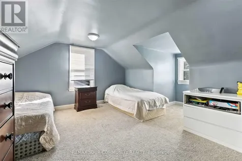 4276 Howard Avenue Windsor ON N9G 1P3