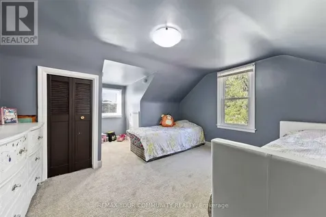 4276 Howard Avenue Windsor ON N9G 1P3