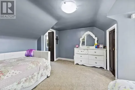 4276 Howard Avenue Windsor ON N9G 1P3