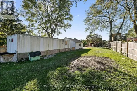 4276 Howard Avenue Windsor ON N9G 1P3