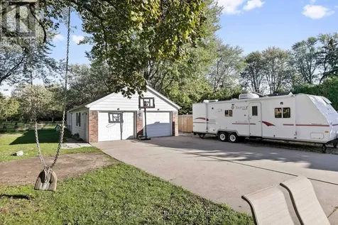 4276 Howard Avenue Windsor ON N9G 1P3
