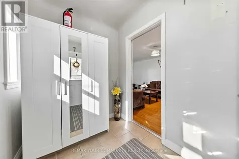 4276 Howard Avenue Windsor ON N9G 1P3