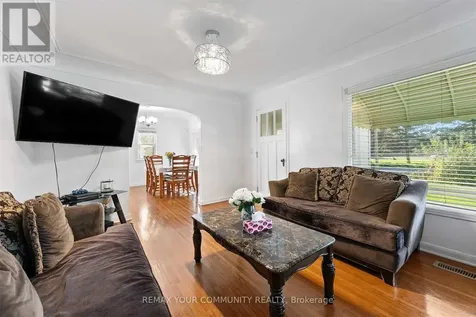 4276 Howard Avenue Windsor ON N9G 1P3