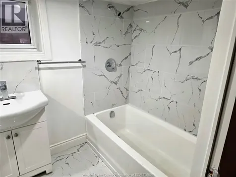1126 Louis Avenue Windsor ON N9A 1Y2