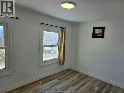 1126 Louis Avenue Windsor ON N9A 1Y2