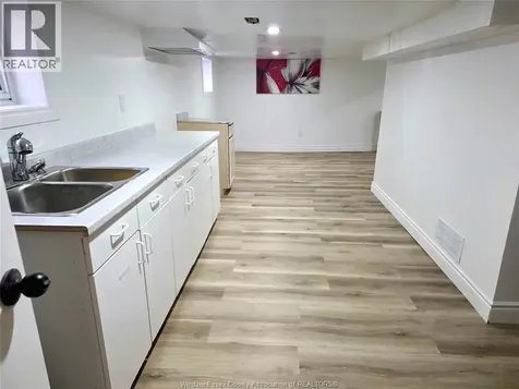 1126 Louis Avenue Windsor ON N9A 1Y2