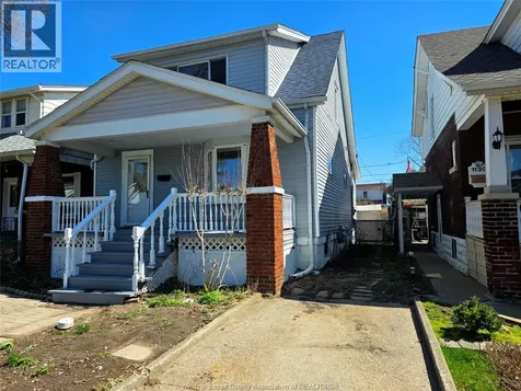 1126 Louis Avenue Windsor ON N9A 1Y2