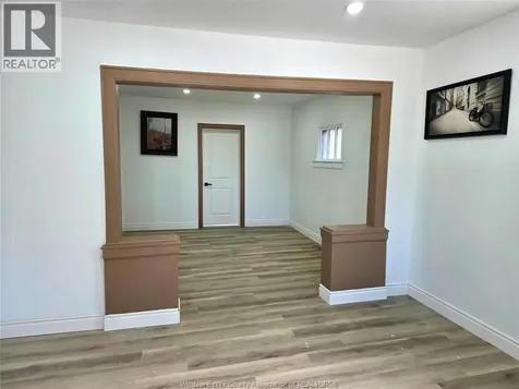 1126 Louis Avenue Windsor ON N9A 1Y2