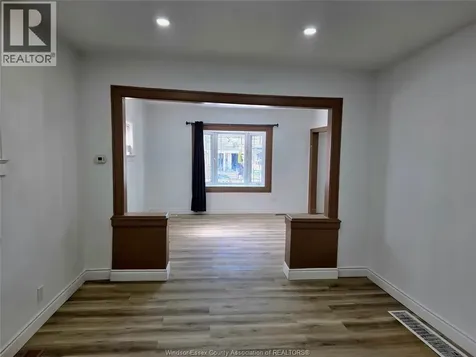 1126 Louis Avenue Windsor ON N9A 1Y2