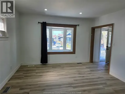 1126 Louis Avenue Windsor ON N9A 1Y2