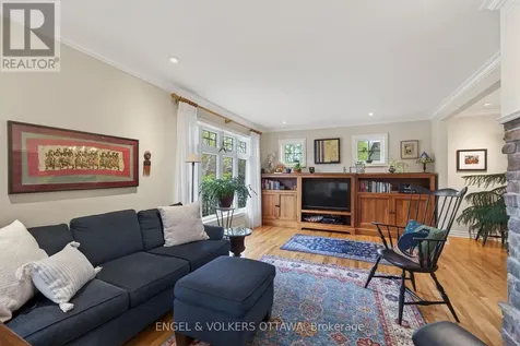 853 Wingate Drive Ottawa ON K1G 1S4