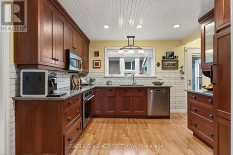 853 Wingate Drive Ottawa ON K1G 1S4