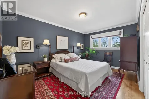853 Wingate Drive Ottawa ON K1G 1S4