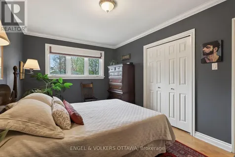 853 Wingate Drive Ottawa ON K1G 1S4