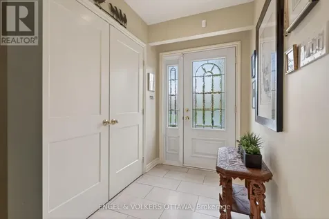 853 Wingate Drive Ottawa ON K1G 1S4