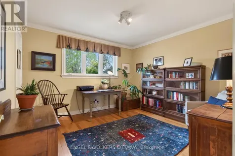 853 Wingate Drive Ottawa ON K1G 1S4