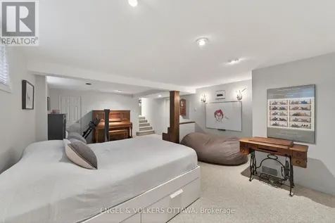 853 Wingate Drive Ottawa ON K1G 1S4