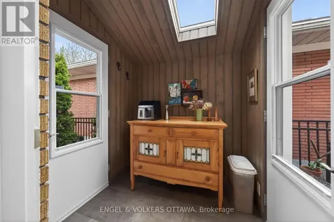 853 Wingate Drive Ottawa ON K1G 1S4